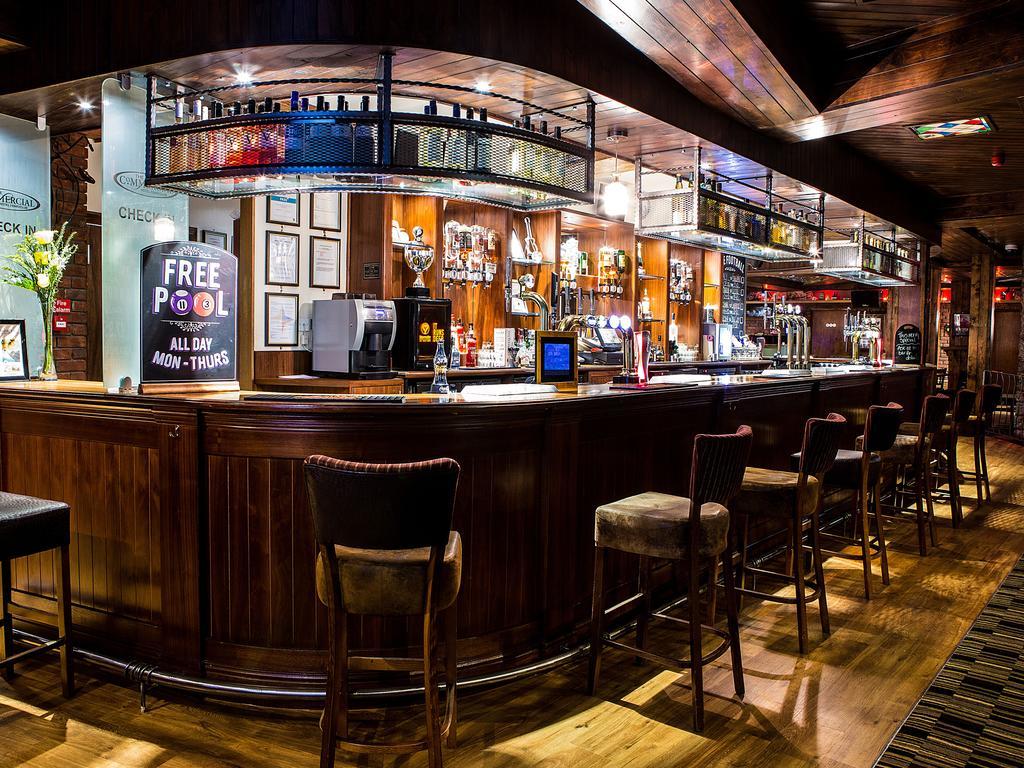 The Commercial Hotel Wishaw  Luaran gambar